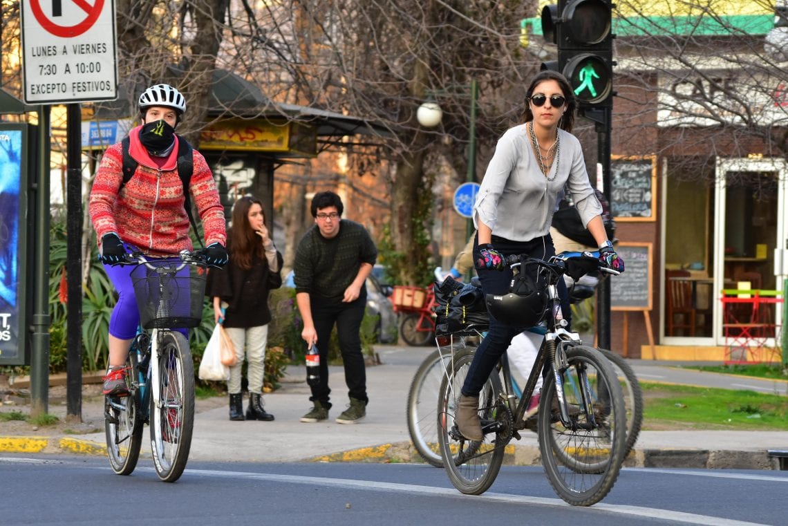 La bicicleta, servicio esencial en cuarentena: redes ciudadanas pedalean  firme hacia la declaratoria - País Circular